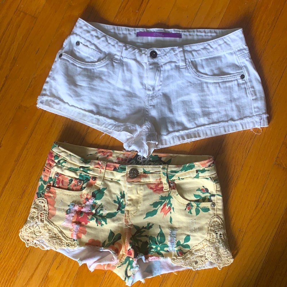 2 Pairs Cute Shorts — Size 5 — C Pink & Vanilla Star 